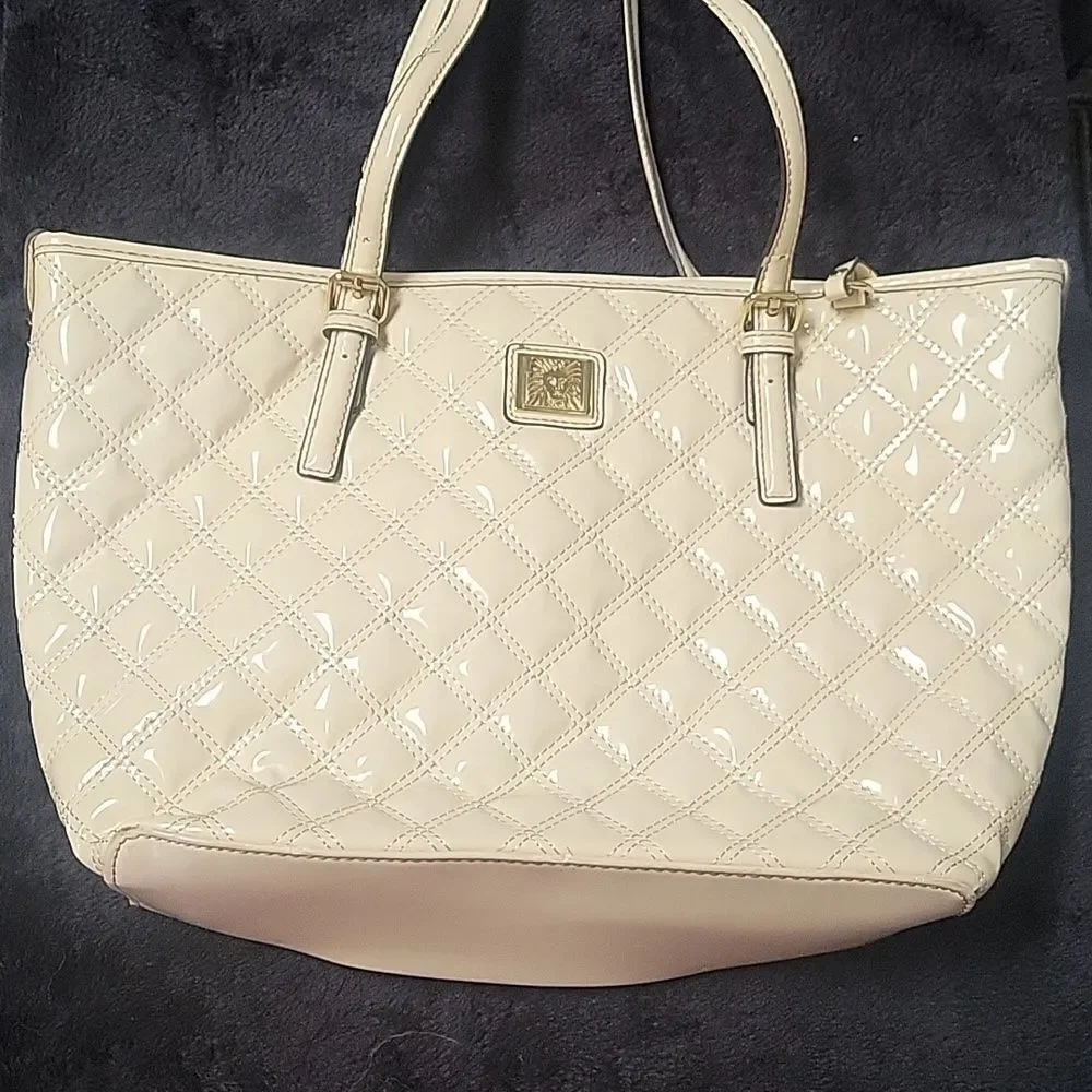 Anne Klein purse. Patent leather.